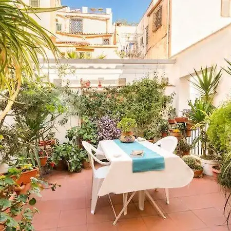 Apartment At Kalsa Quiet Flowered Terrace! Free Parking! Ideal For Remote Working!
