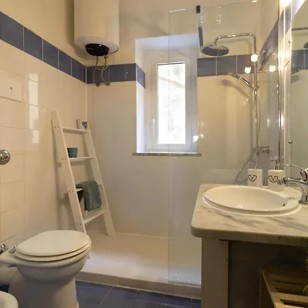 At Kalsa Quiet Flowered Terrace! Free Parking! Ideal For Remote Working! Apartment Palermo