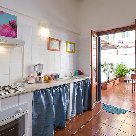 Apartment At Kalsa Quiet Flowered Terrace! Free Parking! Ideal For Remote Working! Palermo