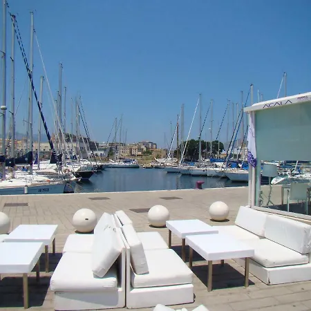 Apartment At Kalsa Quiet Flowered Terrace! Free Parking! Ideal For Remote Working!