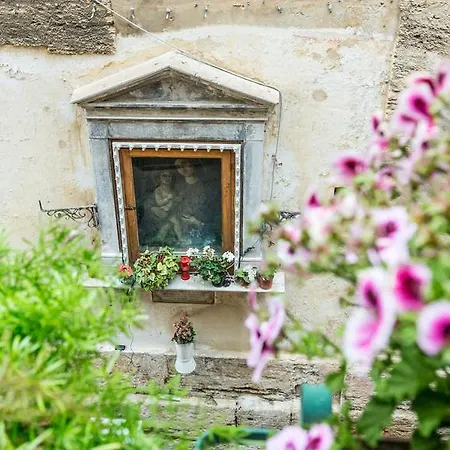 Apartmán At Kalsa Quiet Flowered Terrace! Free Parking! Ideal For Remote Working! *