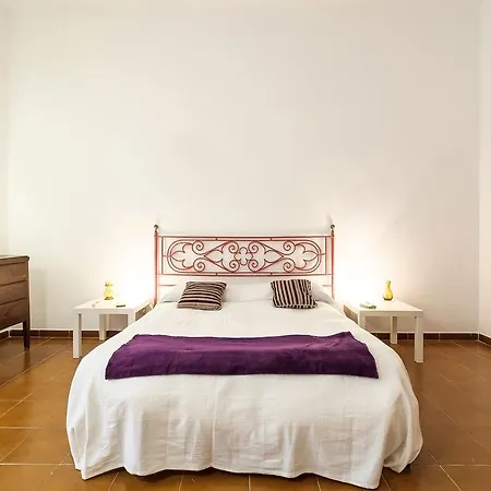 At Kalsa Quiet Flowered Terrace! Free Parking! Ideal For Remote Working! Palermo