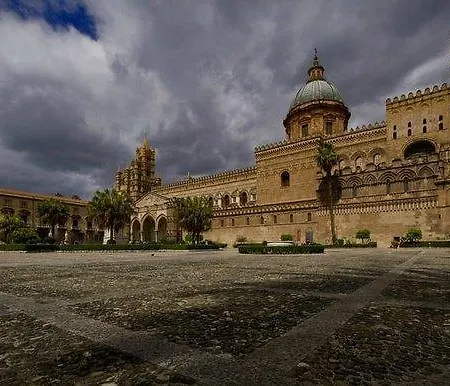 Apartmán At Kalsa Quiet Flowered Terrace! Free Parking! Ideal For Remote Working!