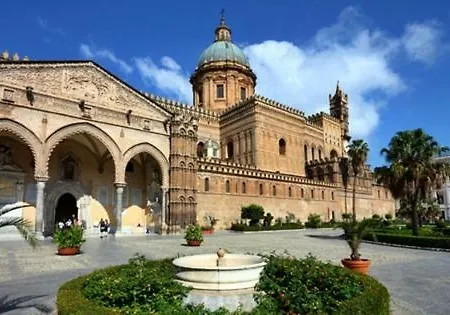 At Kalsa Quiet Flowered Terrace! Free Parking! Ideal For Remote Working! Apartmán Palermo