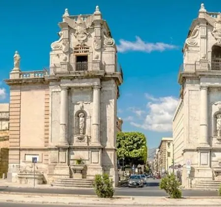 At Kalsa Quiet Flowered Terrace! Free Parking! Ideal For Remote Working! * Palermo